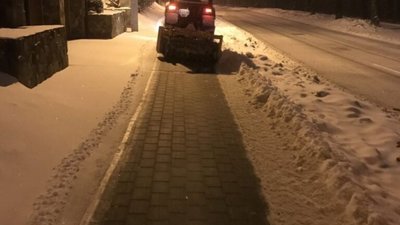 У Львові через неприбрані тротуари травмувався чоловік (ВІДЕО)