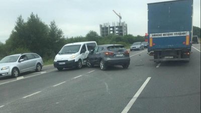 У Львові біля "Арени Львів" сталася ДТП (ВІДЕО)