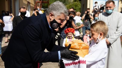 Україна повинна рухатись у Європу, - Порошенко (ФОТО)