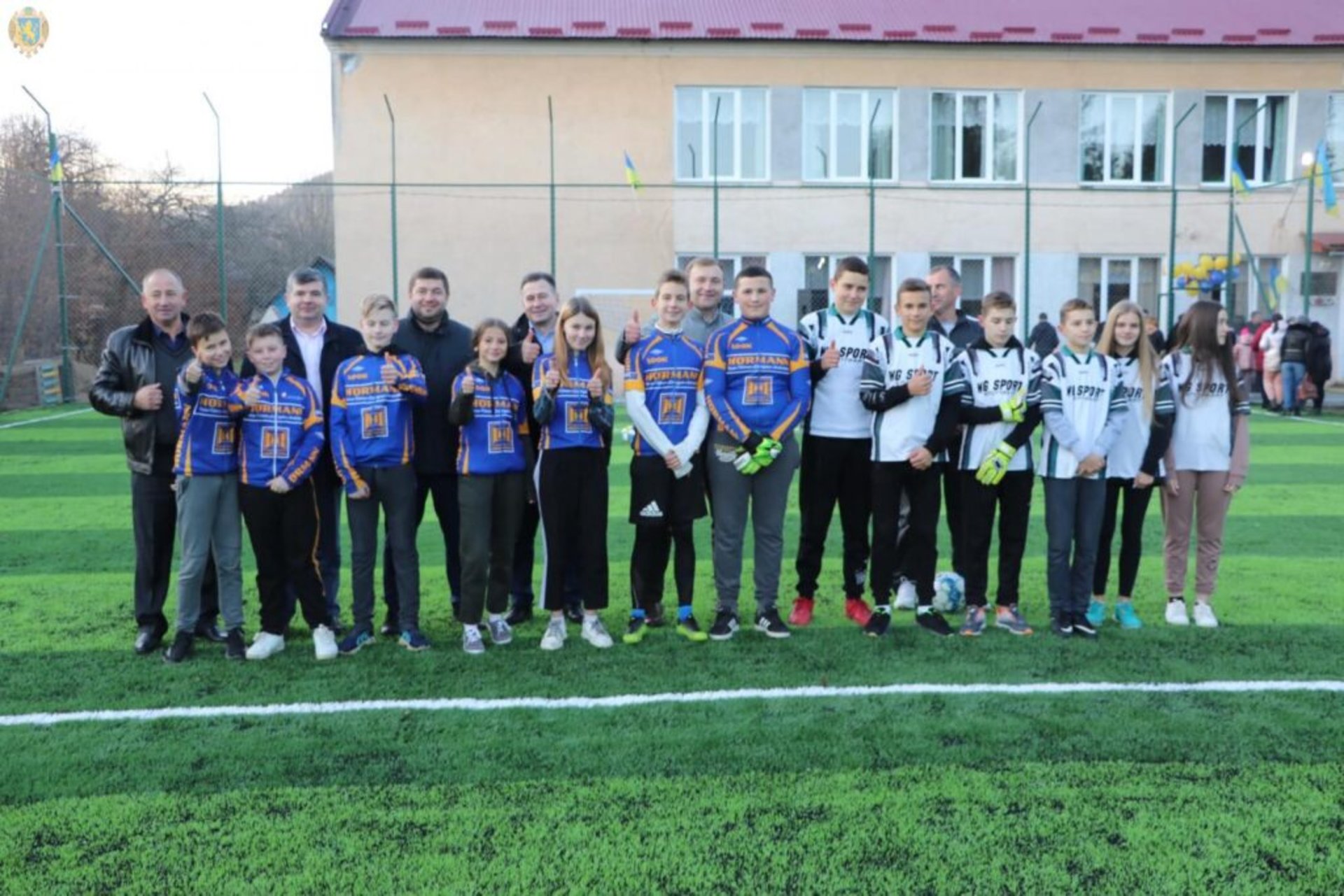 У Старосамбірській громаді відкрили два сучасні спортивні майданчики