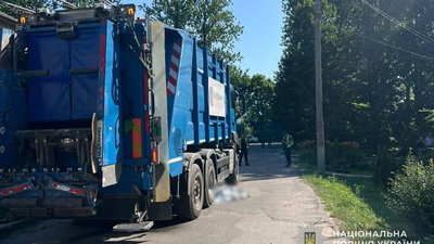 На Львівщині вантажівка вбила чоловіка