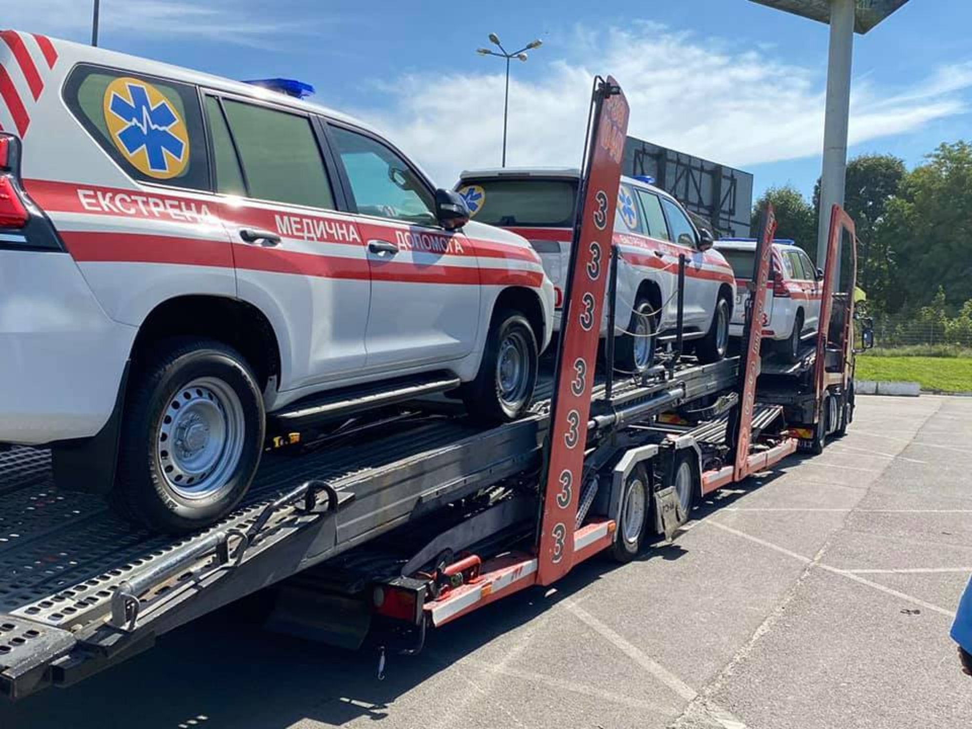 На Львівщині мeдики їздитимyть нa Toyota Land Cruiser Prado