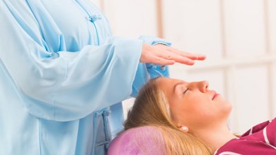 МОЗ не видаватиме дозволів знахарям і цілителям