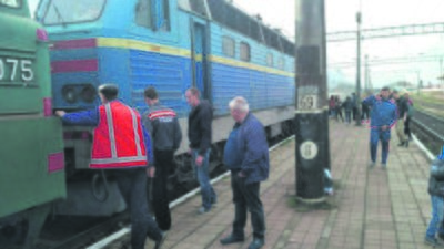 Без поїздів: залізничники погрожують масовими страйками