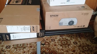 Школа Червонограда отримала коштовний подарунок зі США, від свого випускника (ФОТО)