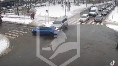 У Львові на Науковій не розминулись автомобілі (ВІДЕО)