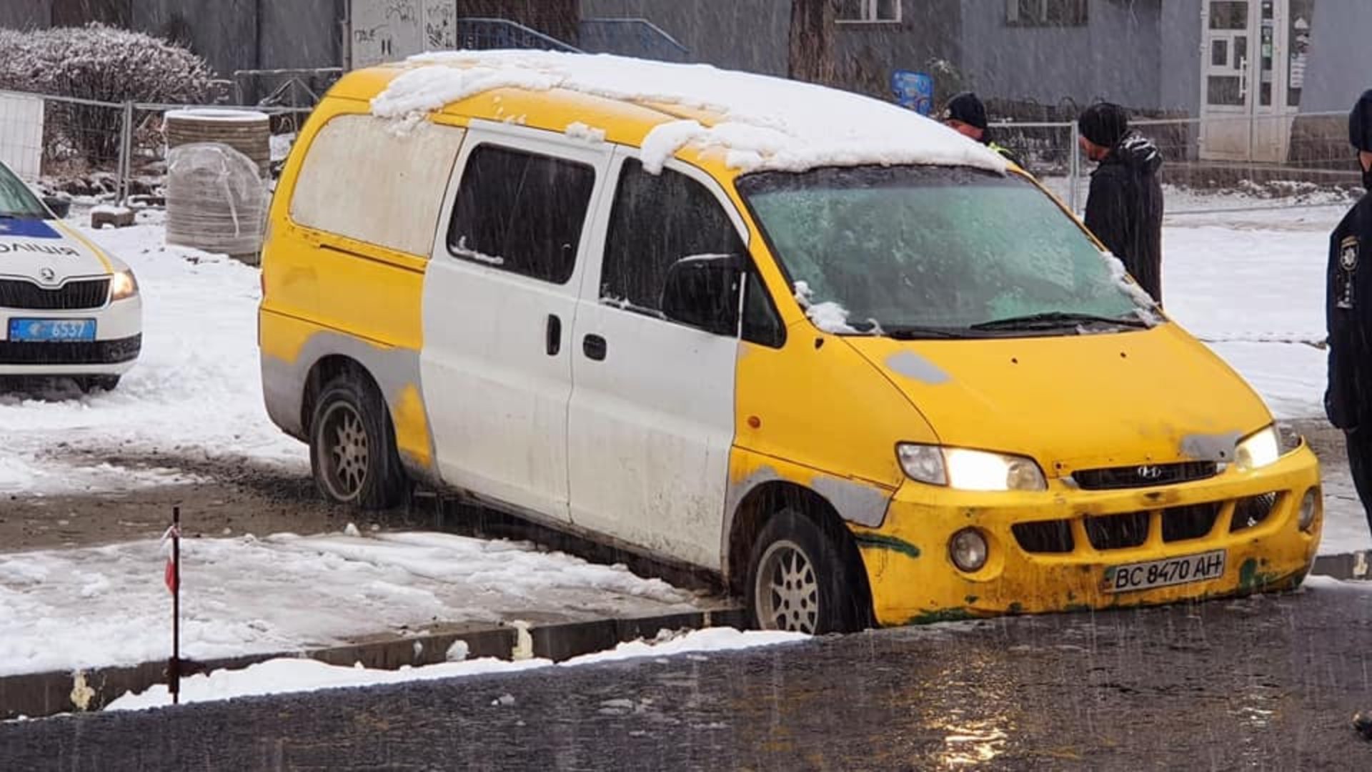 У Львові п’яний водій хотів проїхатись переритою вулицею Шевченка