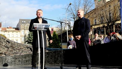 Порошенко закликав львів’ян голосувати за Олега Синютку та "Європейську Солідарність" (ВІДЕО)
