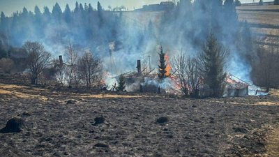 На Львівщині під час пожежі чоловік отримав мав опіки