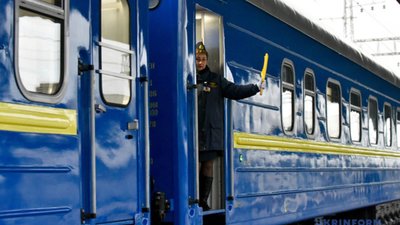 З технічних причин у дорозі затримується низка пасажирських поїздів