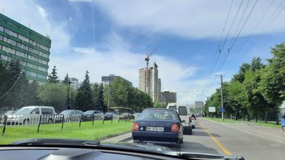 У Львові на вулиці Чорновола знущаються із водіїв (ФОТО)