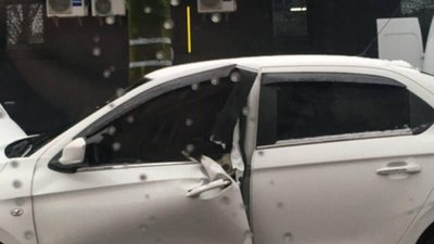 У Львові вантажівка подряпала автомобіль (ФОТО)