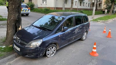 У Львові водій втік з місця ДТП