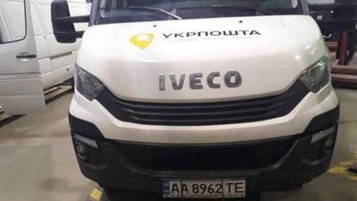 У «Шегинях» затримали автомобіль «Укрпошти» з вантажем контрабанди, яку перевозили під виглядом посилок (ФОТО)