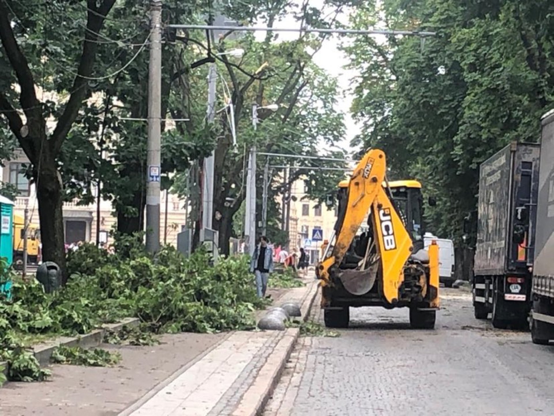 У Львові ліквідовують наслідки негоди, фото ЛМР