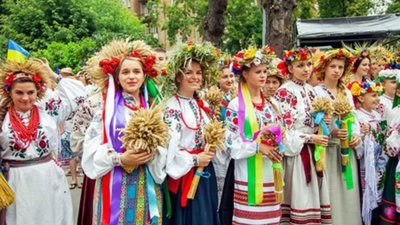 Новояворівська громада у неділю відзначить День вишиванки