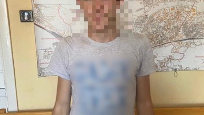 У Львові у багатоповерхівці чоловік ходив і стукав у кожні двері (ФОТО)