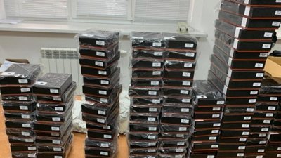 На кордоні із Польщею вилучил майже 400 контрабандних гаманців з Нідерландів