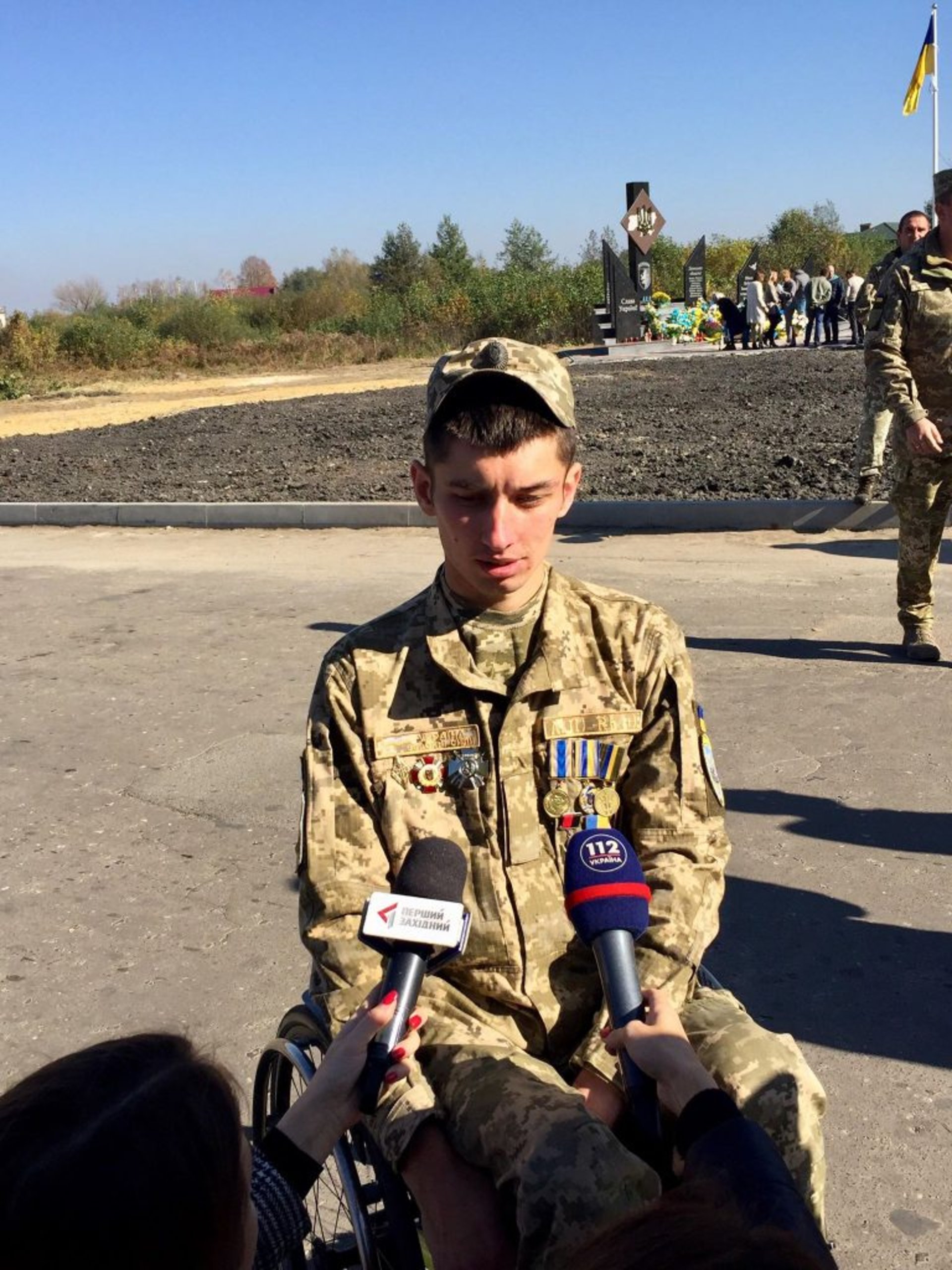 На Яворівщині відкрили меморіал пам’яті воїнам 24-ї Королівської бригади. Фото Юра Кенцало 4studio