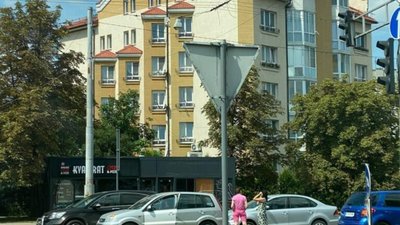 У Львові на Кульпарківській не розминулись автомобілі (ФОТО)