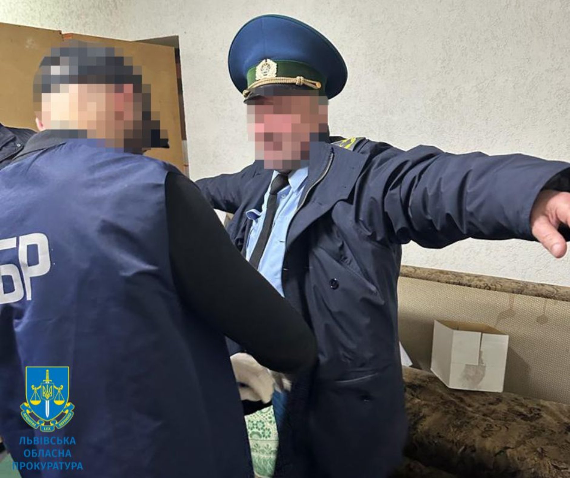 На Львівській митниці викрито чергову схему одержання хабарів