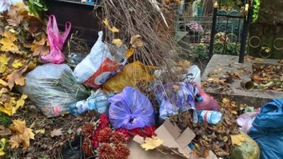 У Львові історичне кладовище перетворюють на смітник (ФОТО)