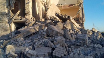 Російські окупанти поцілили у гуртожиток у Часовому Яру: під завалами знайшли людей