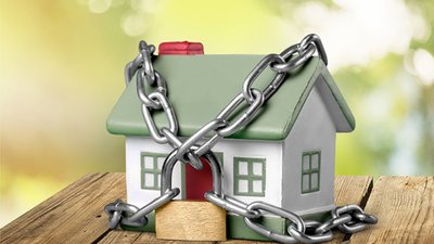 ДБР арештувало квартири двох львівських митників, які організували незаконну схему розмитнення автомобілів