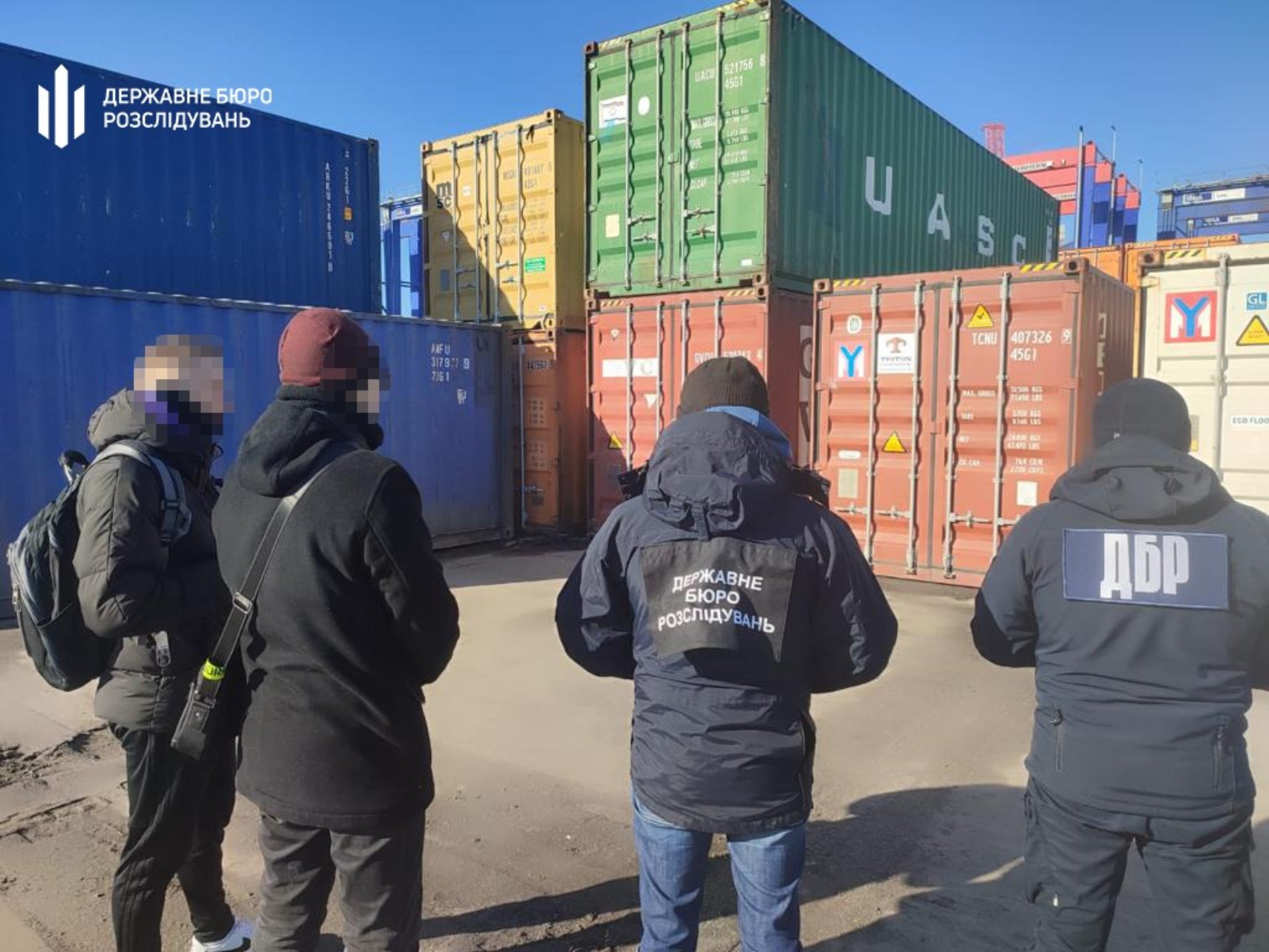 ДБР виявило на Одеській митниці ще майже 250 прихованих від розмитнення контейнерів