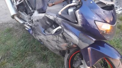 На Львівщині мотоцикліст влетів у автомобіль (ФОТО)