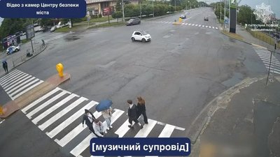 У Львові водій Tesla після ДТП на Любінській втік з місця події