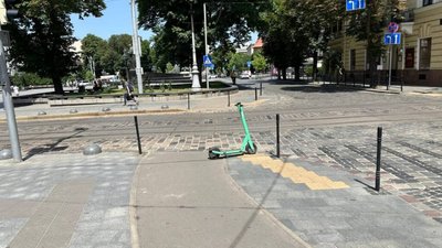 У Львові через самокати травмувались незрячі