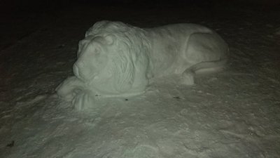 На Львівщині замість сніговиків  красуються фігури левів (ФОТО, ВІДЕО)