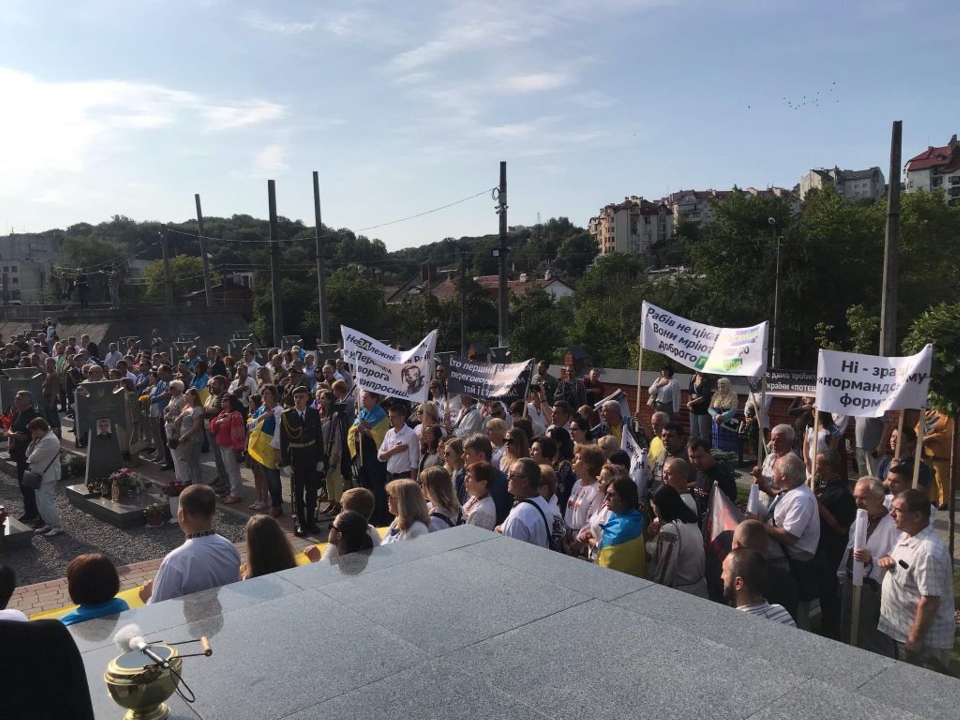 Рабів не цікавить свобода, вони мріють лише про доброго господаря, - як вулицями Львова пройшли "Нескорені". Фото - Четверта студія