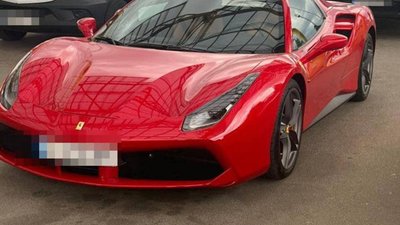 З України за кордон хотіли вивезти елітні іномарки (ФОТО)