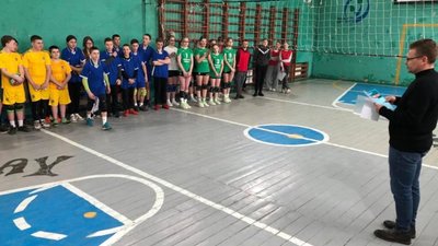 У Верхньому Дорожеві провели змагання з волейболу в межах Всеукраїнського проєкту «Пліч-о-пліч»