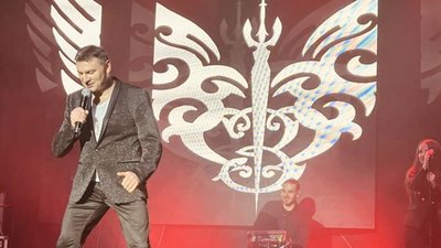 На сольному Заліска військові подарували йому прапор від генерала Залужного