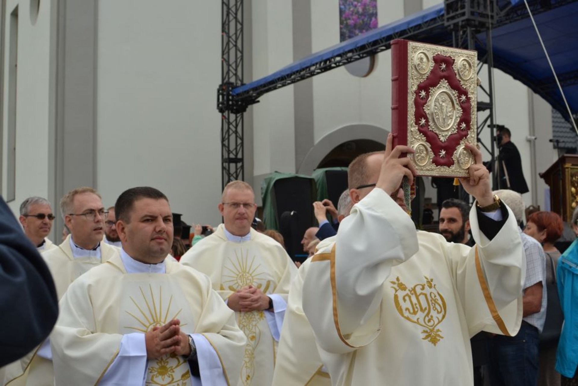 У Львові освятили пам’ятник Папі Івану Павлу ІІ, фото ЛМР