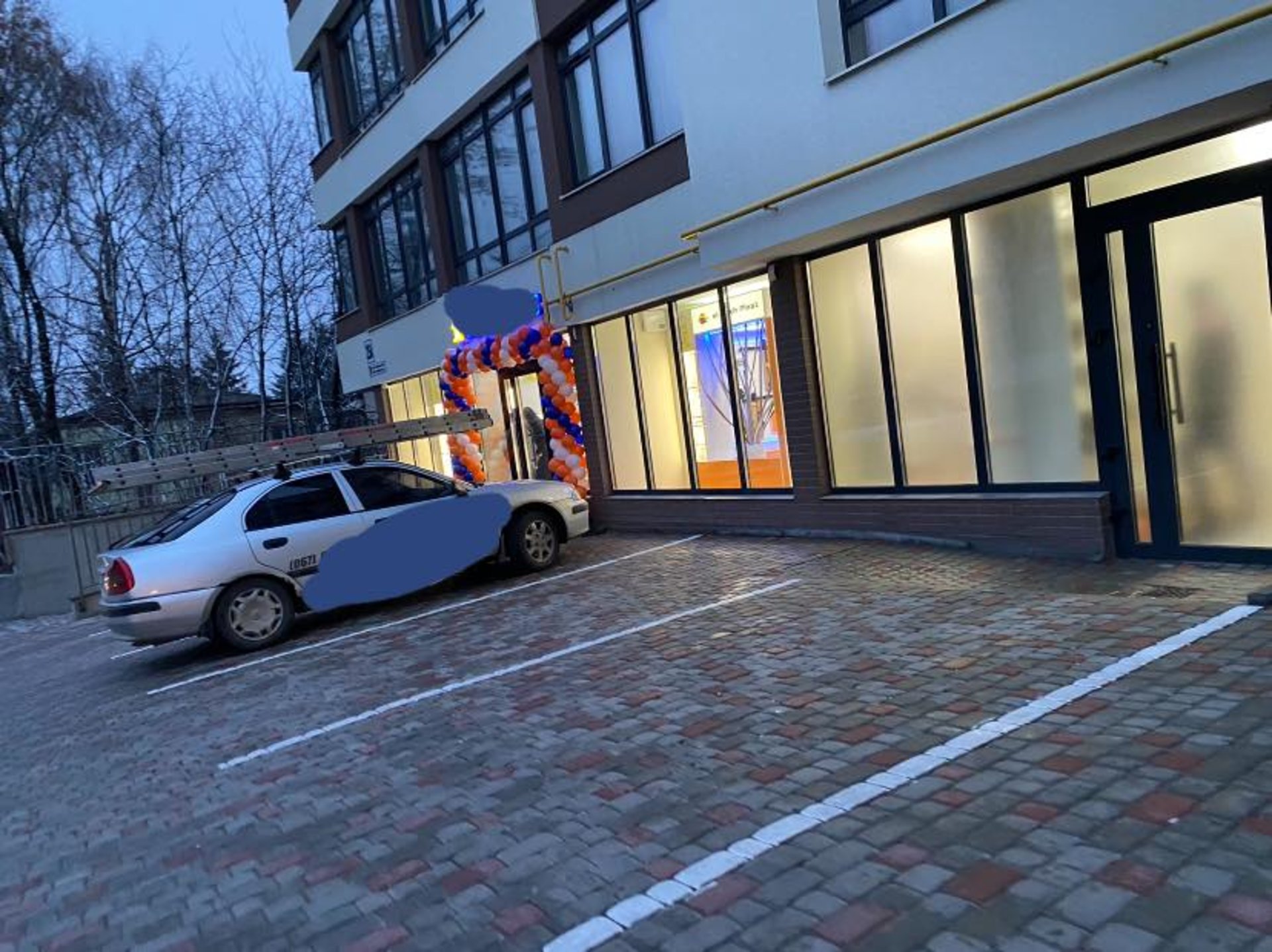 У Львові на вулиці Пасічній облаштували паркінг, фото ГЛМЛ