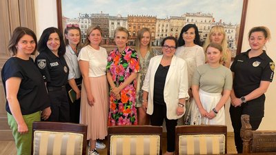 Представниці Європарламенту готові допомагати постраждалим від насильства під час війни