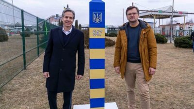 Кулеба зустрівся з держсекретарем США на польському кордоні