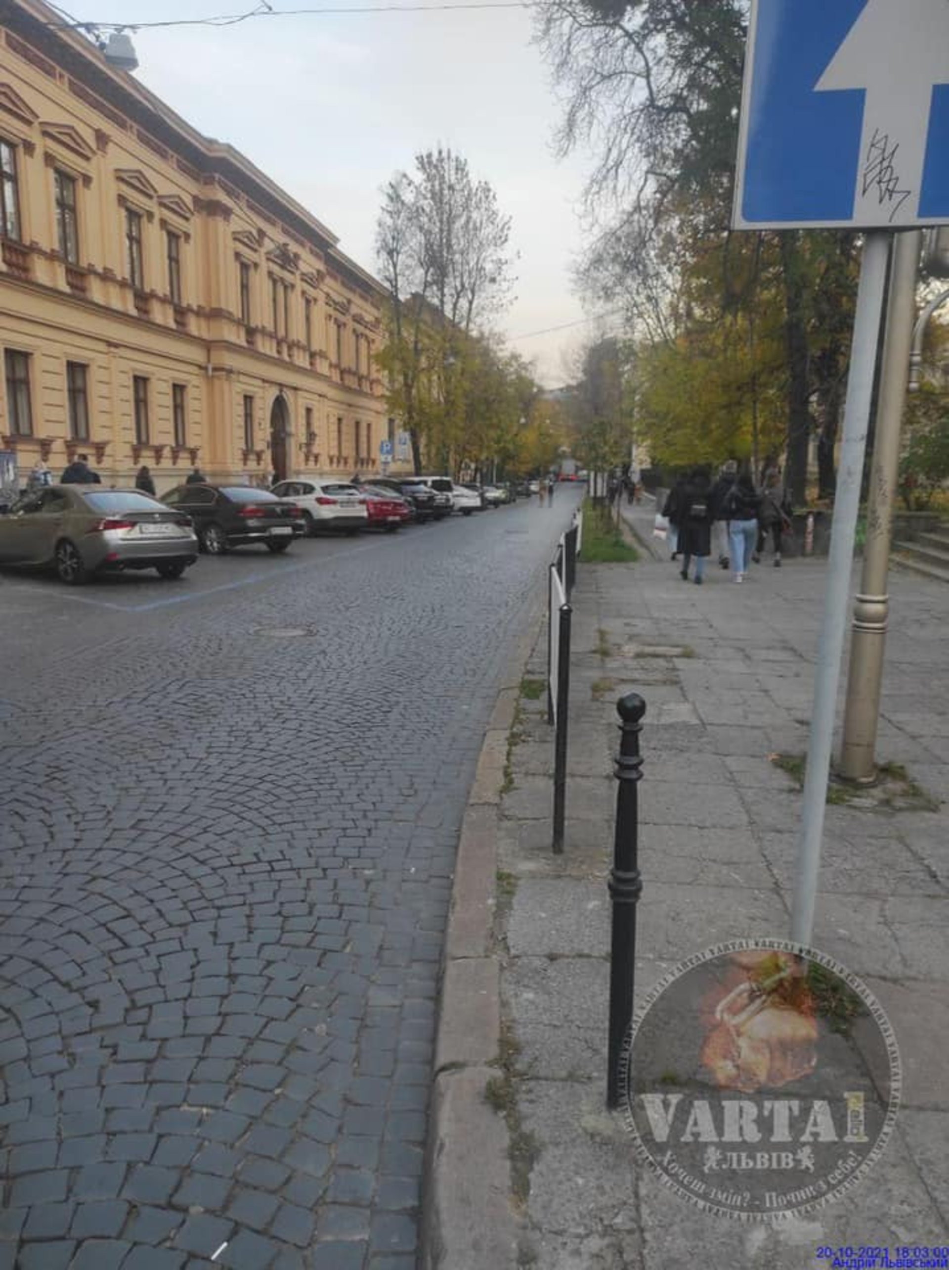 У центрі Львова вантажівка заблокувала рух