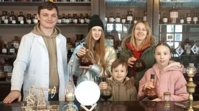 Аби трохи відволіктись від стресу, для переселенців на Львівщині пропонують чимало екскурсій