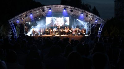 У пам`ять про Кузьму Скрябіна у Львові в Ботанічному саду відбувся концерт «Шампанські очі» (ФОТО)