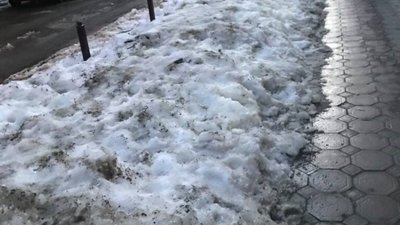 У Львові центр міста завалений снігом (ФОТО)