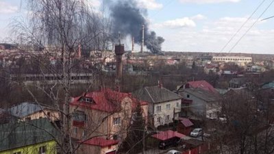 Сихів охопив густий дим (ФОТО, ВІДЕО)