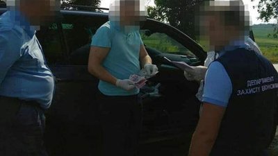 Львівського митника за хабар покарали штрафом