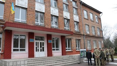 Заступник міністра оборони особисто перевірив, як будується військовий ліцей у Червонограді