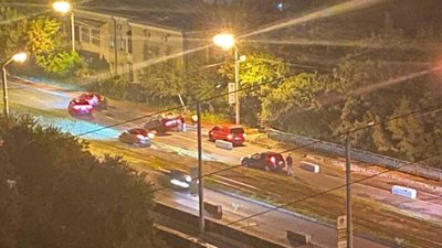 У Львові на Княгині Ольги перекинувся автомобіль (ФОТО, ВІДЕО)