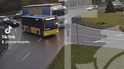 У Львові заблукала вантажівка (ВІДЕО)